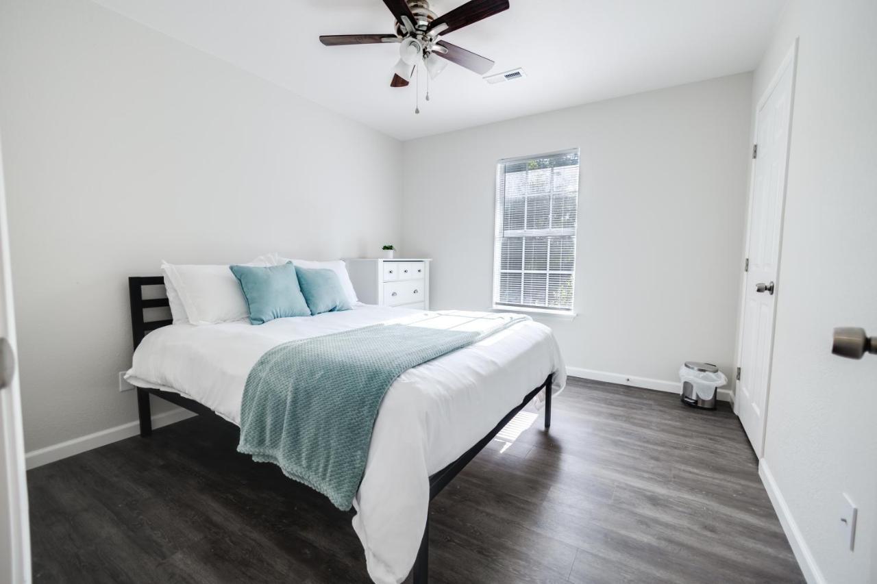 Trailside Townhouse - Close To Downtown & Bike Trails เบนตันวิลล์ ภายนอก รูปภาพ